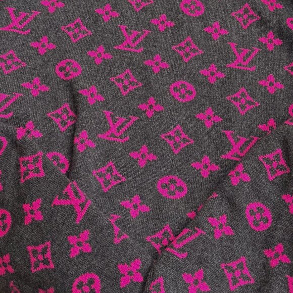 Louis Vuitton FW18 Grey Cashmere Pink Monogram Sweater - Picture 4 of 8